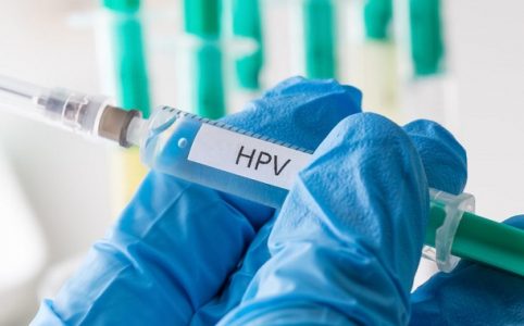HPV Impfung - Spritze